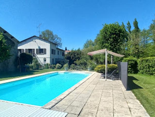 Vente Maison 9 pièces 249 m2 Cerizay