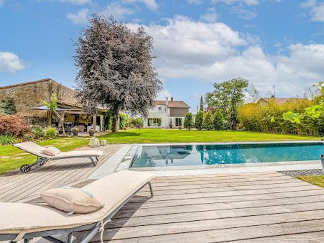 Vente Maison 9 pièces 240 m2 Niort