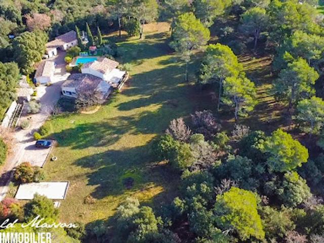 Vente Maison 9 pièces 240 m2 Besse sur Issole