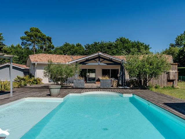 Vente Maison 9 pièces 240 m2 Biganos