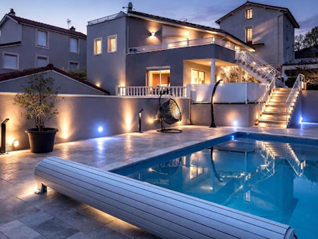 Vente Maison 9 pièces 240 m2 Saint Chamond