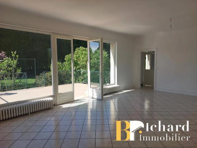 Vente Maison 9 pièces 242 m2 Laon