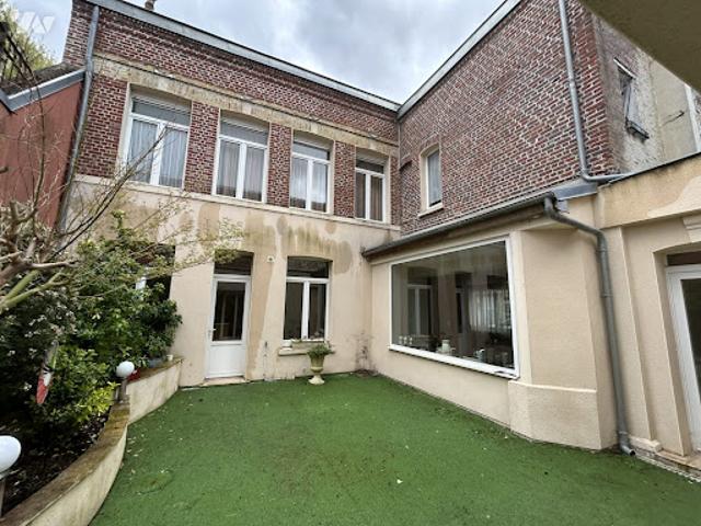 Vente Maison 9 pièces 257 m2 Saint Quentin