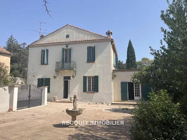 Vente Maison 9 pièces 250 m2 Belcodène