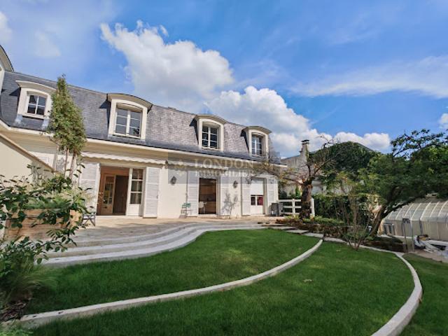 Vente Maison 9 pièces 252 m2 Versailles