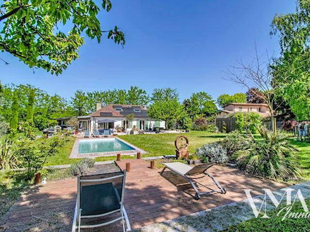 Vente Maison 9 pièces 266.1 m2 Fontaines Saint Martin