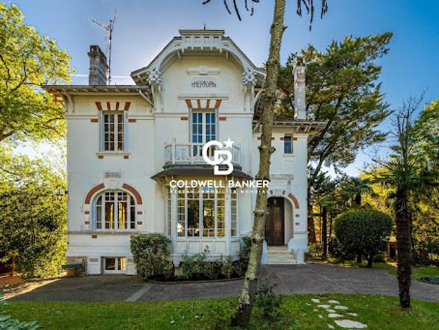 Vente Maison 9 pièces 267 m2 Arcachon