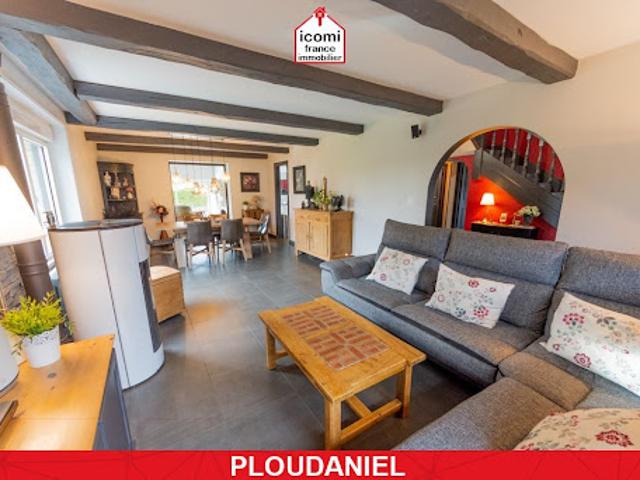 Vente Maison 9 pièces 260 m2 Ploudaniel