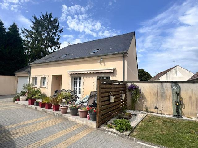 Vente Maison 9 pièces 275 m2 Villeneuve Saint Germain