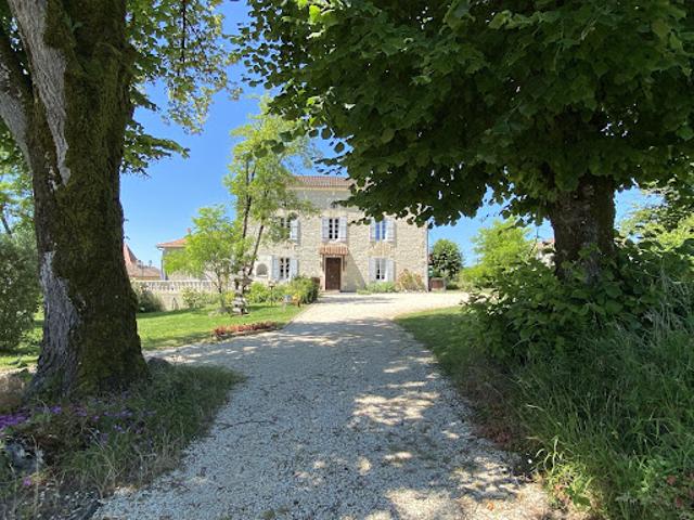 Vente Maison 9 pièces 276 m2 Saint severin