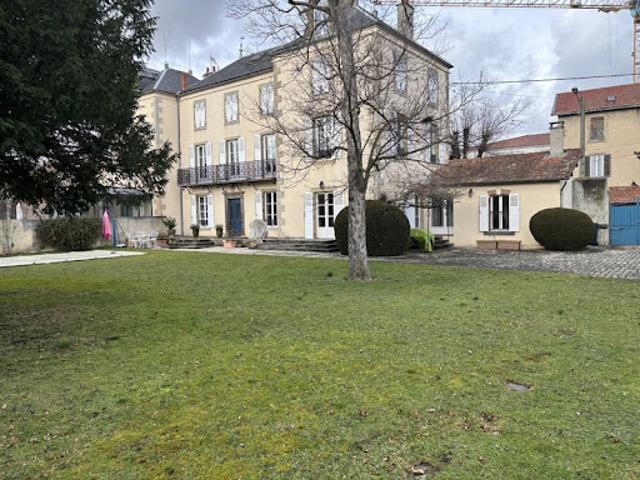 Vente Maison 9 pièces 270 m2 Issoire