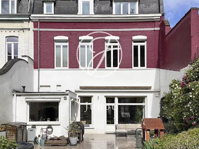 Vente Maison 9 pièces 272.64 m2 Roubaix