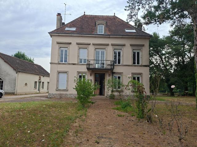 Vente Maison 9 pièces 284 m2 Louhans