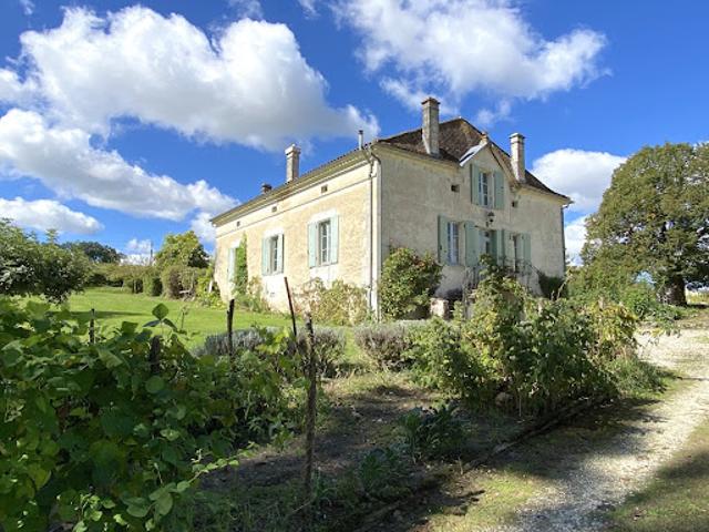 Vente Maison 9 pièces 288 m2 Aubeterre sur Dronne