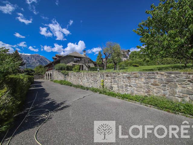 Vente Maison 9 pièces 289.2 m2 Embrun