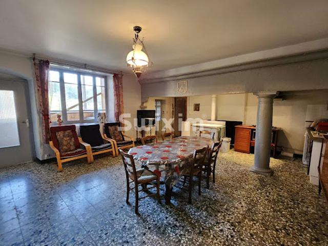Vente Maison 9 pièces 281.32 m2 Poligny