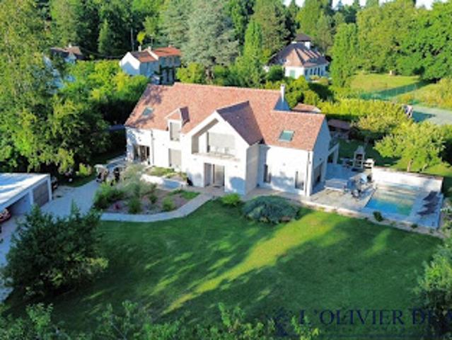 Vente Maison 9 pièces 295 m2 Montfort l'Amaury