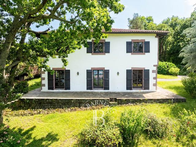 Vente Maison 9 pièces 300 m2 Ciboure