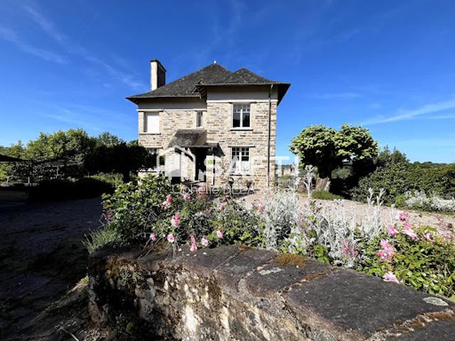 Vente Maison 9 pièces 300 m2 Uzerche