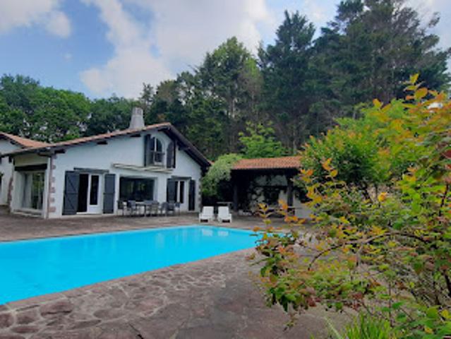 Vente Maison 9 pièces 310 m2 Ascain