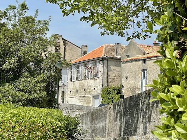 Vente Maison 9 pièces 320 m2 Angouleme