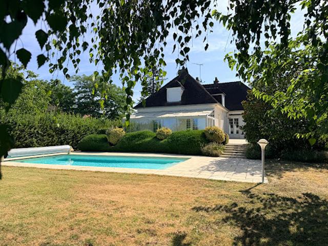 Vente Maison 9 pièces 332 m2 Varennes Vauzelles