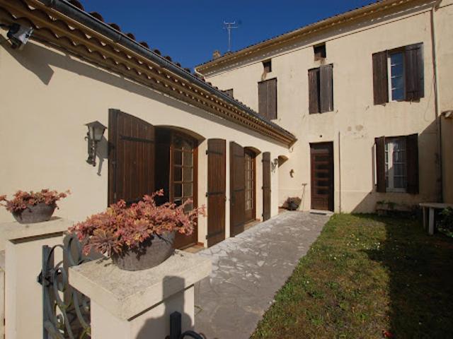 Vente Maison 9 pièces 344 m2 Etauliers