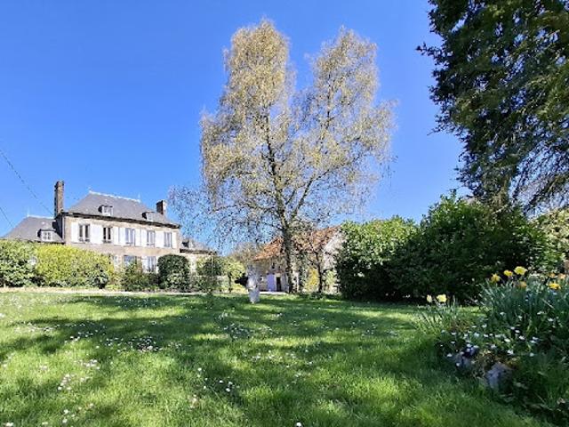 Vente Maison 9 pièces 341 m2 Carrouges