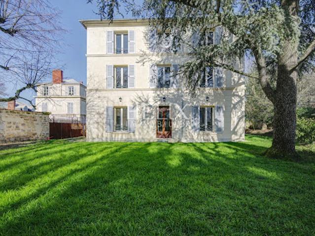 Vente Maison 9 pièces 383 m2 Saint Germain en Laye
