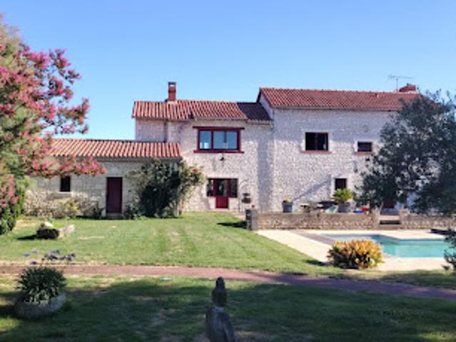 Vente Maison 9 pièces 400 m2 Serigny