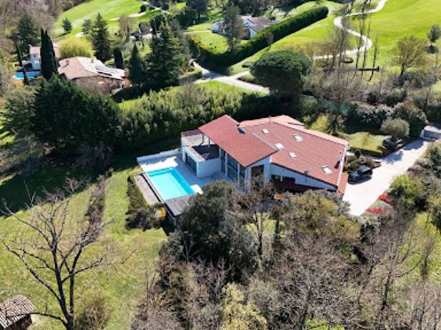 Vente Maison 9 pièces 402 m2 Vieille Toulouse
