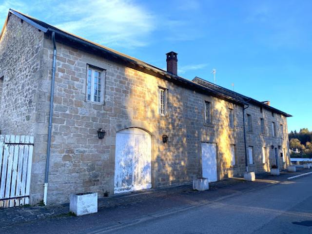 Vente Maison 9 pièces 428 m2 Peyrat le Château