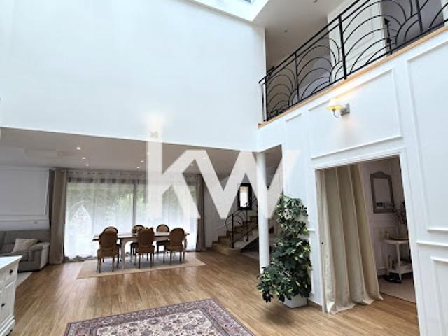 Vente Maison 9 pièces 446 m2 Elancourt