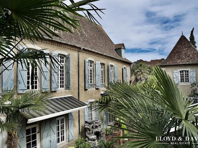 Vente Maison 9 pièces 471 m2 Orthez