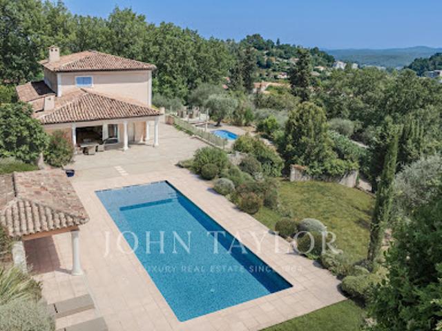 Vente Maison 9 pièces 545.69 m2 Châteauneuf Grasse