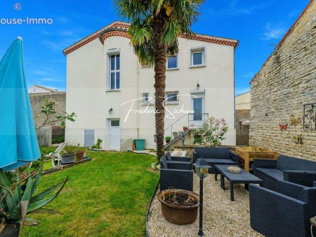 Vente maison 9 pièces Courçon 17
