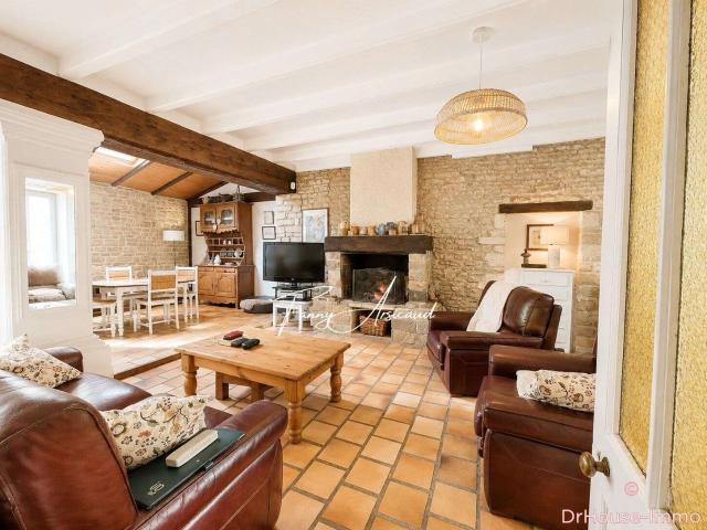 Vente maison 9 pièces Charron 17