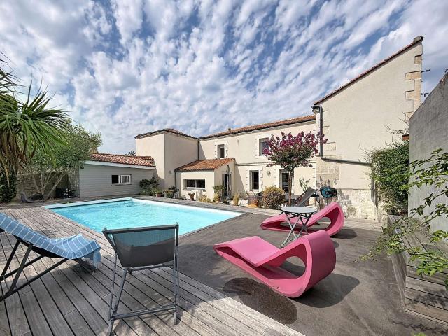 Vente maison 9 pièces Angoulême 16
