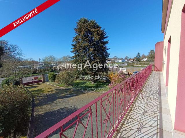Vente maison 9 pièces Beaulieu sous la Roche 85