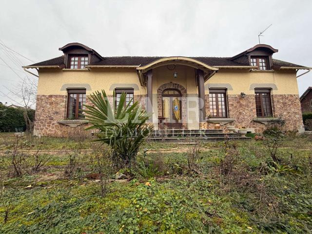 Vente maison 9 pièces Bagnoles de l'Orne 61