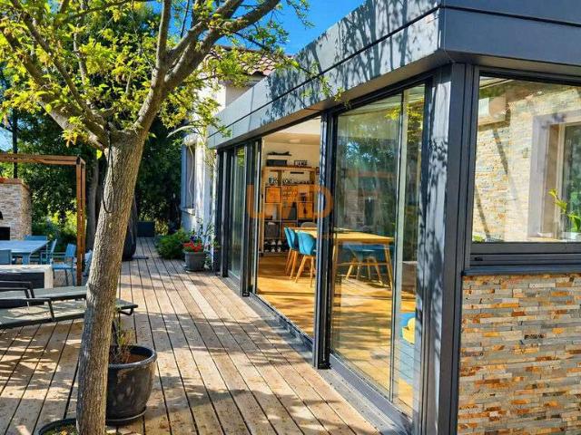 Vente maison 9 pièces Gréasque 13