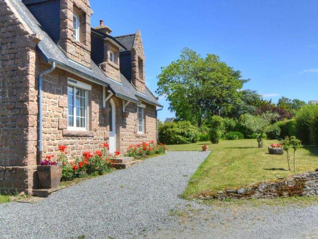 Vente maison 9 pièces La Roche Derrien 22