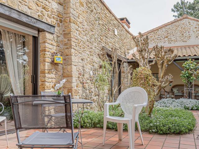 Vente maison 9 pièces La Réorthe 85