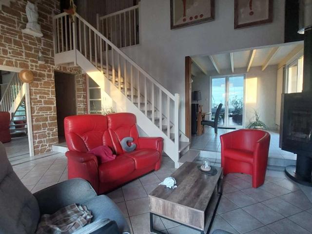 Vente maison 9 pièces Nueil les Aubiers 79