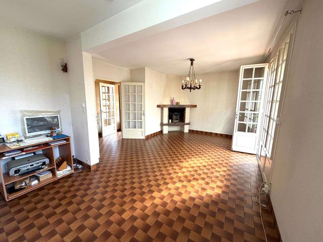 Vente maison 9 pièces Sablé Sur Sarthe Rocade Chartrie 72