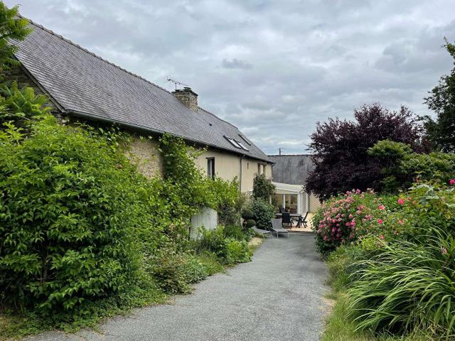 Vente maison 9 pièces Saint Juvat 22