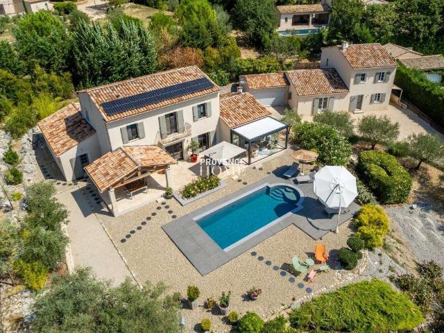 Vente maison 9 pièces Saint Saturnin lès Apt 84
