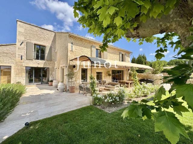 Vente maison 9 pièces Paradou 13