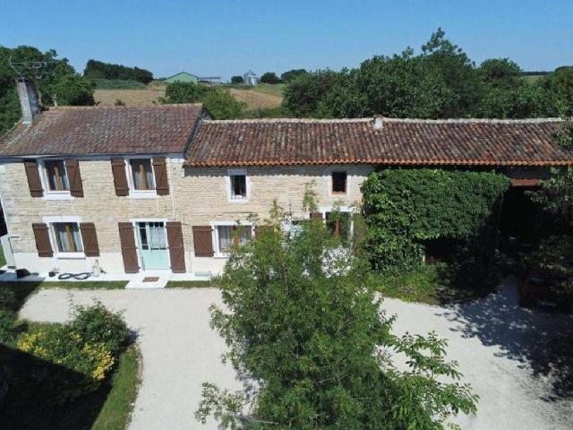 Vente maison 9 pièces Ruffec 16