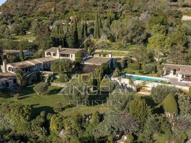 Vente maison 9 pièces Tourrettes sur Loup 06